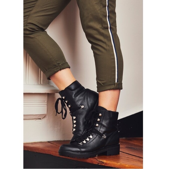 Bleecker snd bond genuine leather boots brand new in box - Picture 1 of 5